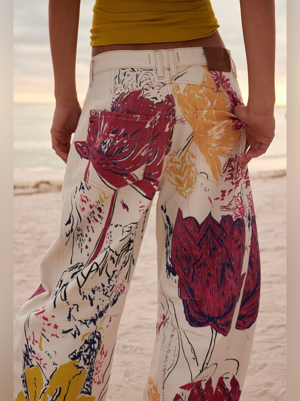 We The Free Good Luck Printed Barrel Jeans~ Tulips 🌷 - Picture 6 of 6